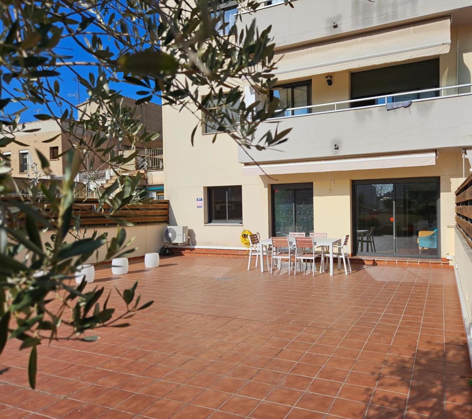 Apartamento Vilallonga Figueres  Luaran gambar