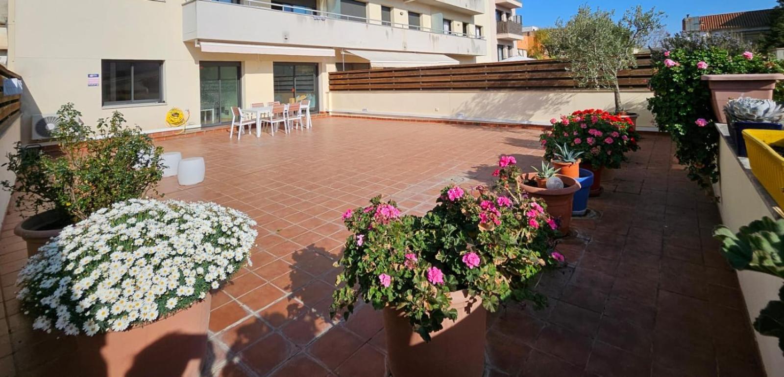 Apartamento Vilallonga Figueres  Luaran gambar