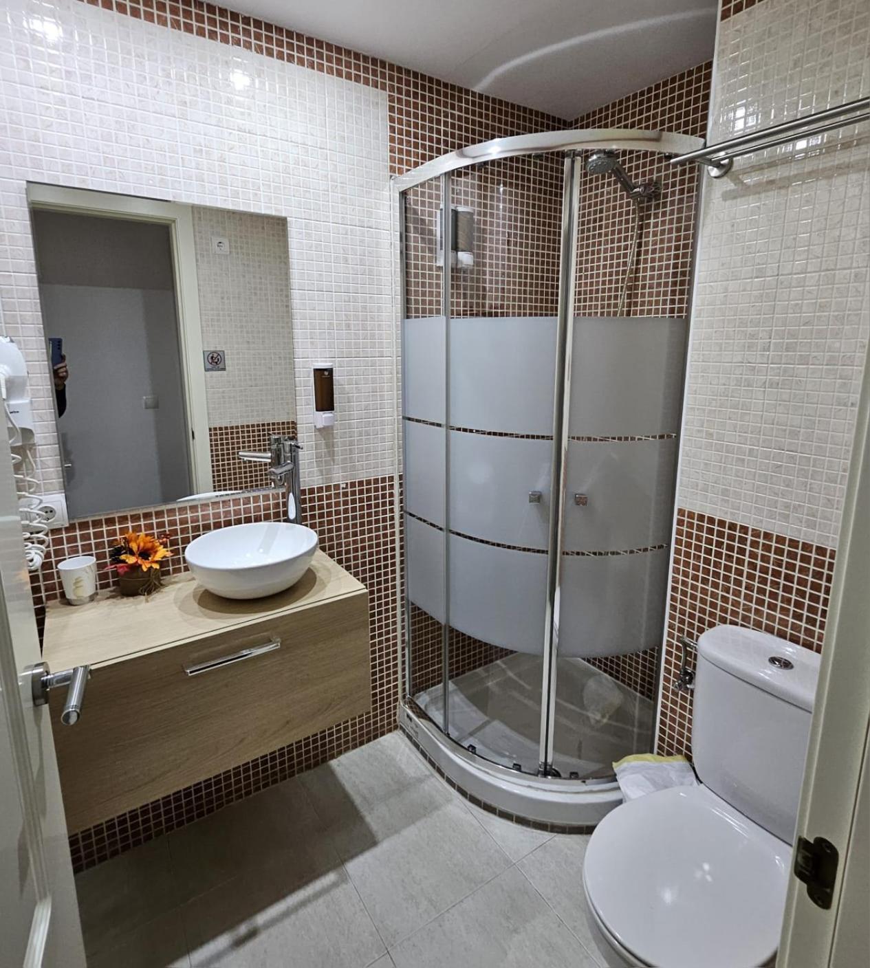Apartamento Vilallonga Figueres  Luaran gambar