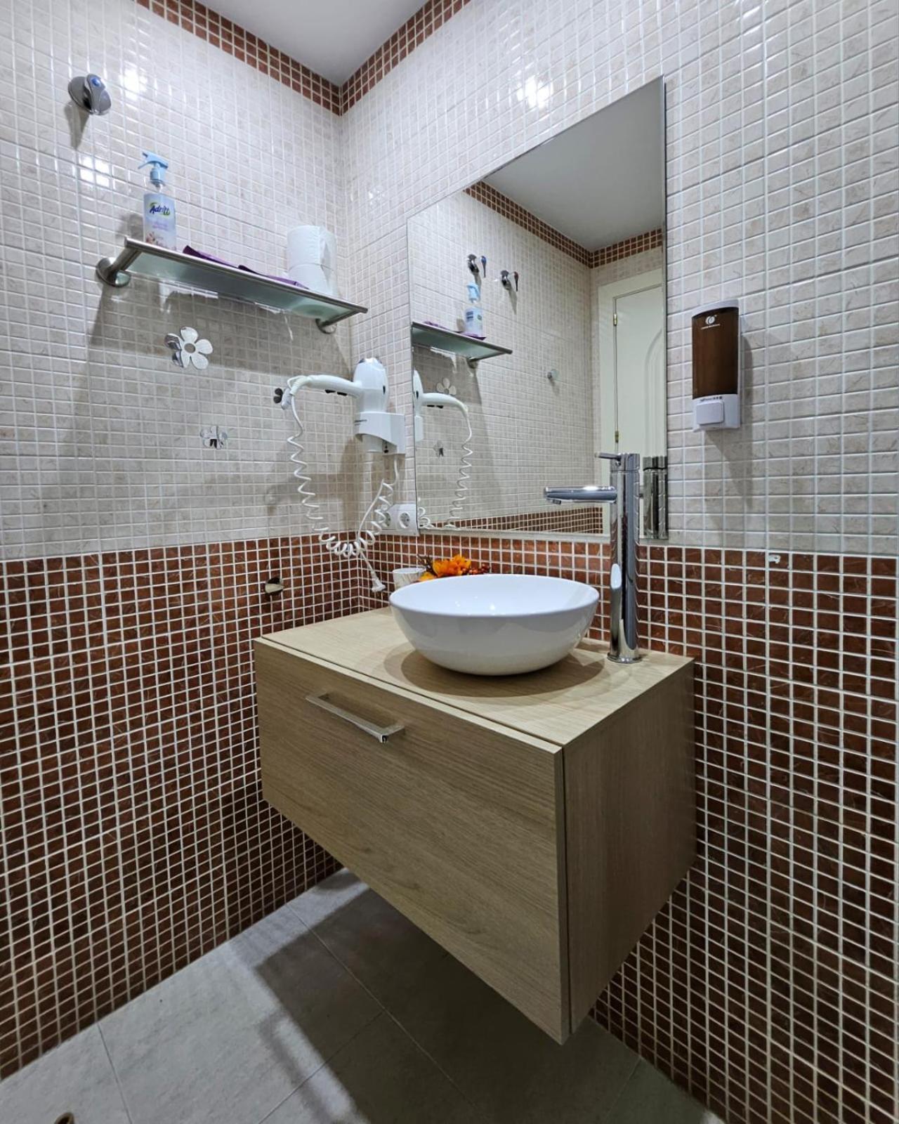 Apartamento Vilallonga Figueres  Luaran gambar